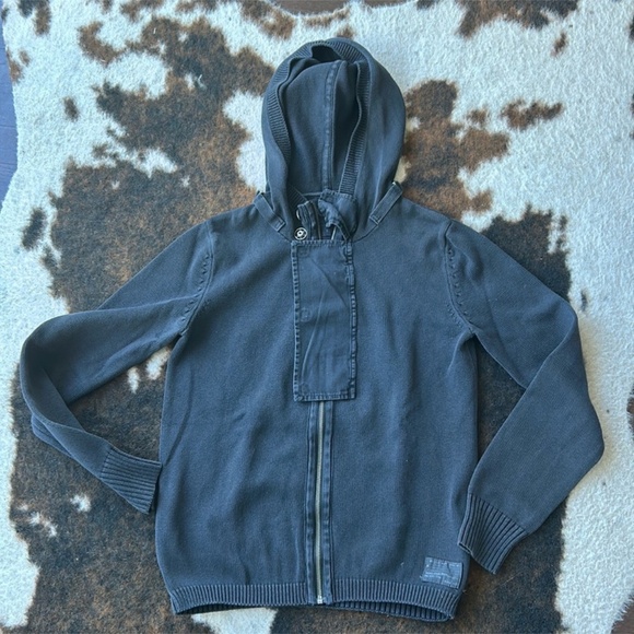 Authentic Calvin Klein sweater with a built-in hoodie, made from 100% cotton - Picture 1 of 6